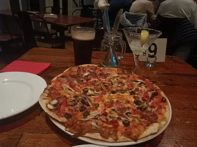 Station Bar & Woodfired Pizza