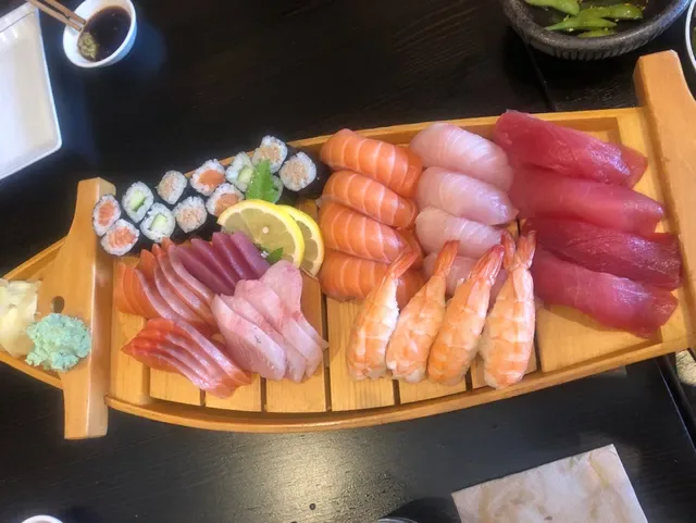 Sushi Sankaku (Seaforth)