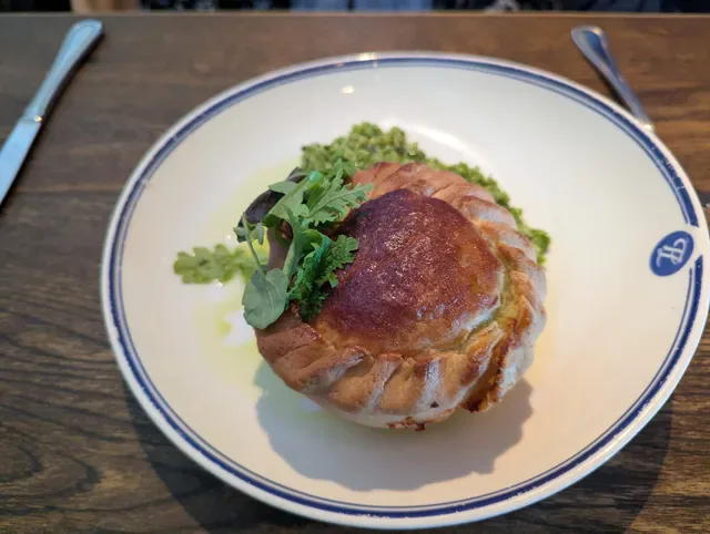 Teddy Larkin’s Seafood & Steakhouse