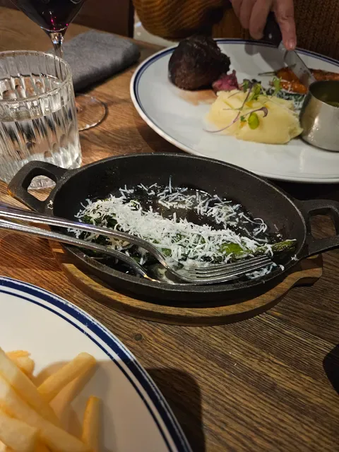 Teddy Larkin’s Seafood & Steakhouse