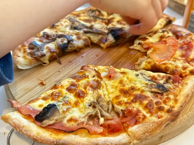 The Allambie Pizza Shop
