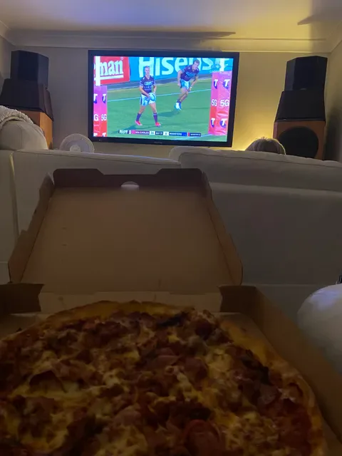 The Allambie Pizza Shop