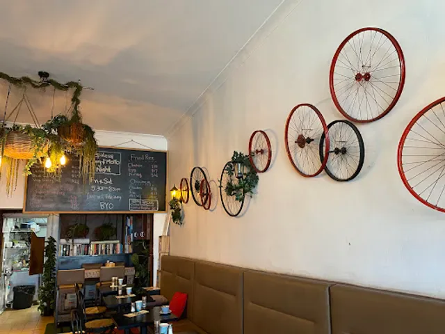 DRY LEAF CAFE