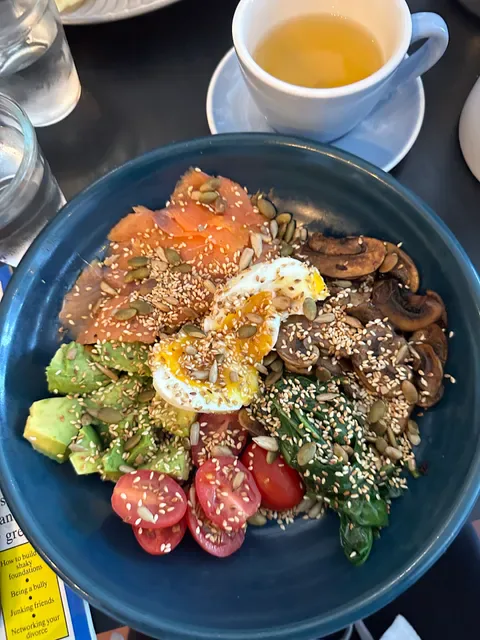DRY LEAF CAFE