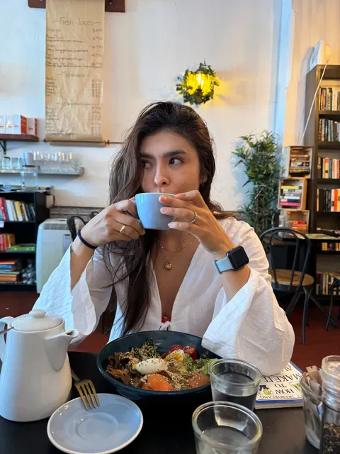 DRY LEAF CAFE