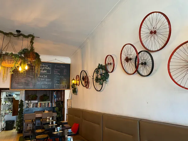DRY LEAF CAFE