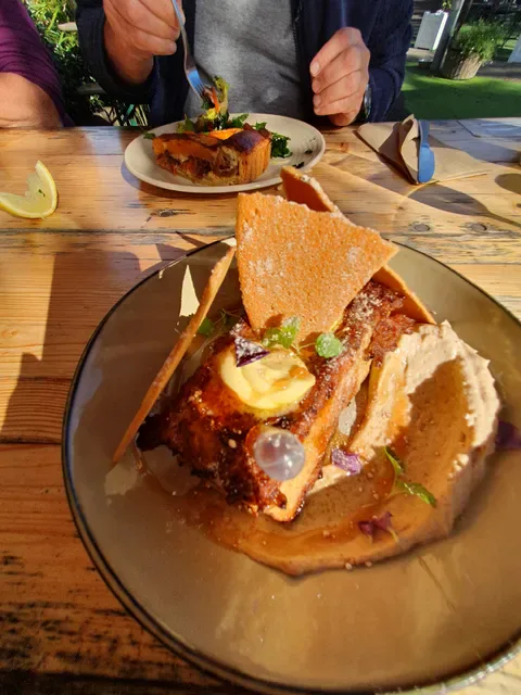 The Incinerator Café
