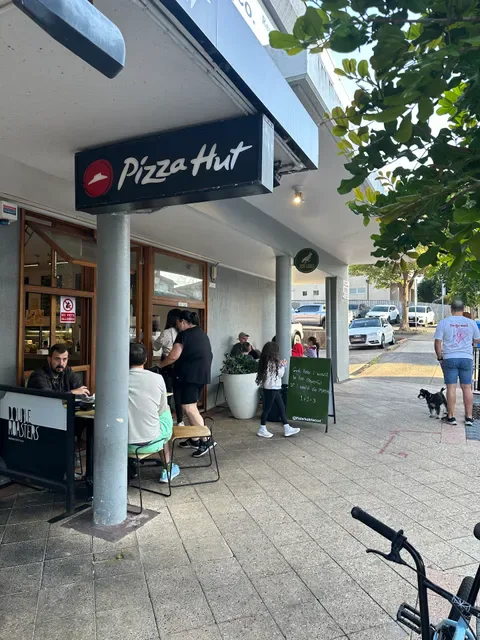 THE LARK EARLWOOD