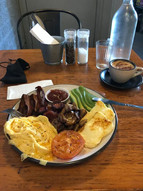 The Tinhorn Cafe