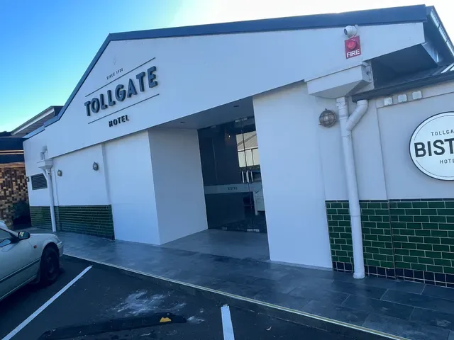 Tollgate Hotel