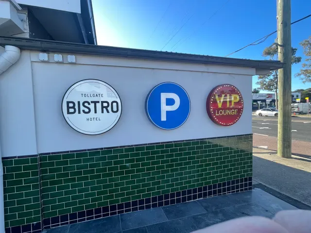 Tollgate Hotel