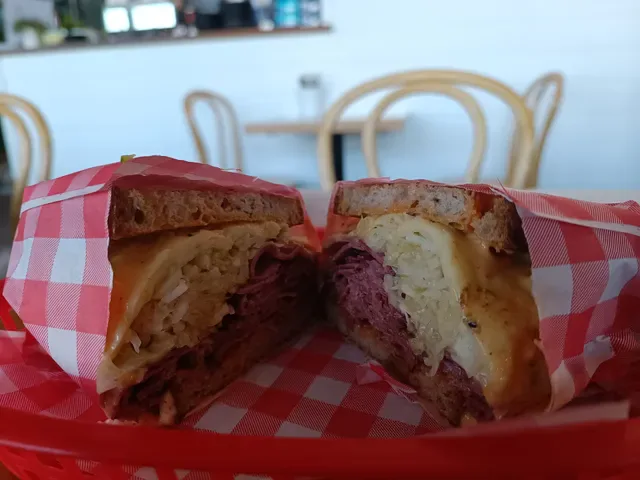 Tothy Brothers Deli