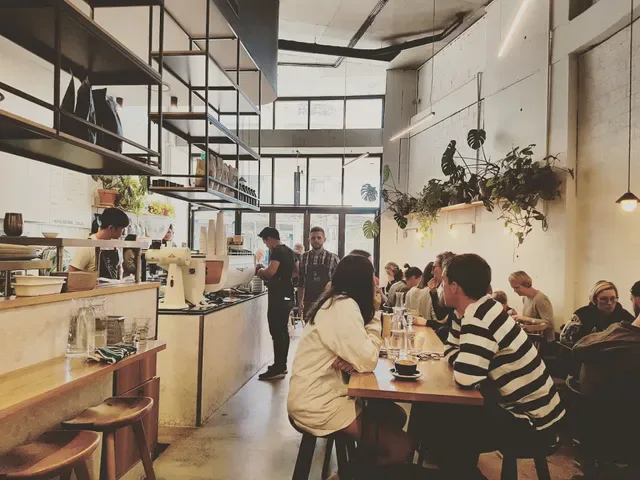 Warren & Holt Wholefoods Eatery