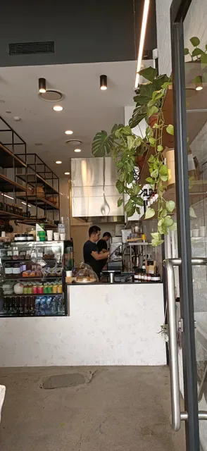 Warren & Holt Wholefoods Eatery