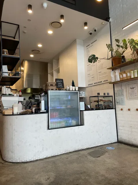 Warren & Holt Wholefoods Eatery