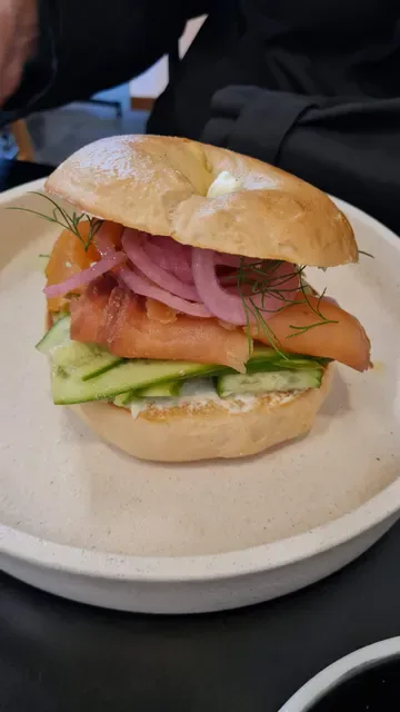 Warren & Holt Wholefoods Eatery