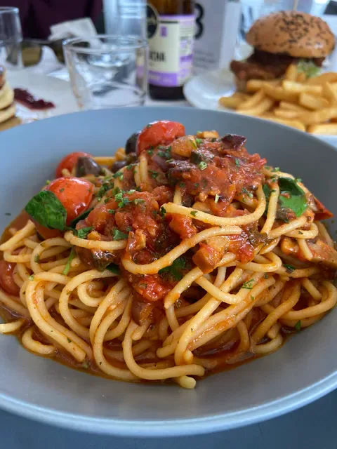 Waterside Bistro - waterfront cafe