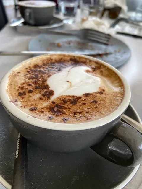 Waterside Bistro - waterfront cafe