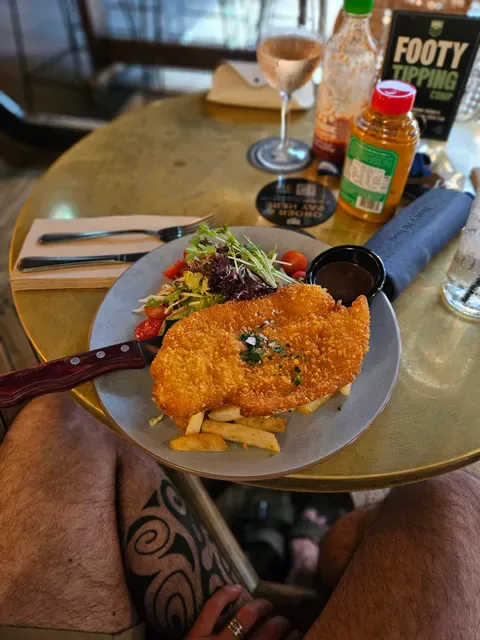 White Cockatoo Hotel