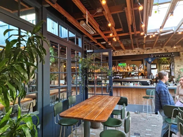 White Cockatoo Hotel