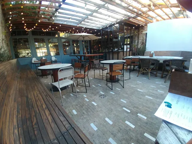 White Cockatoo Hotel