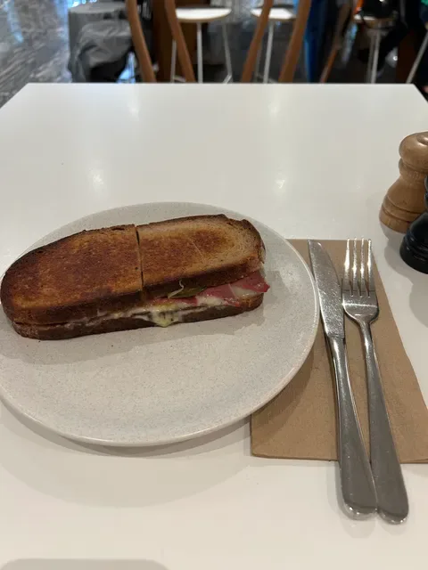 Wholegreen Bakery & Cafe Sydney City