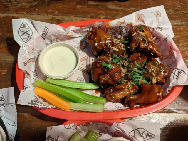Wings And Tins Darlinghurst
