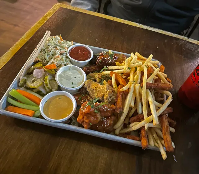 Wings And Tins Darlinghurst