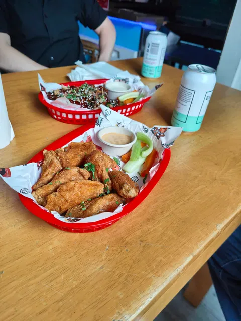 Wings And Tins Darlinghurst
