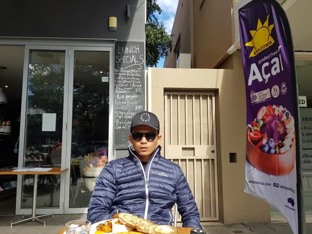 X74 Cafe