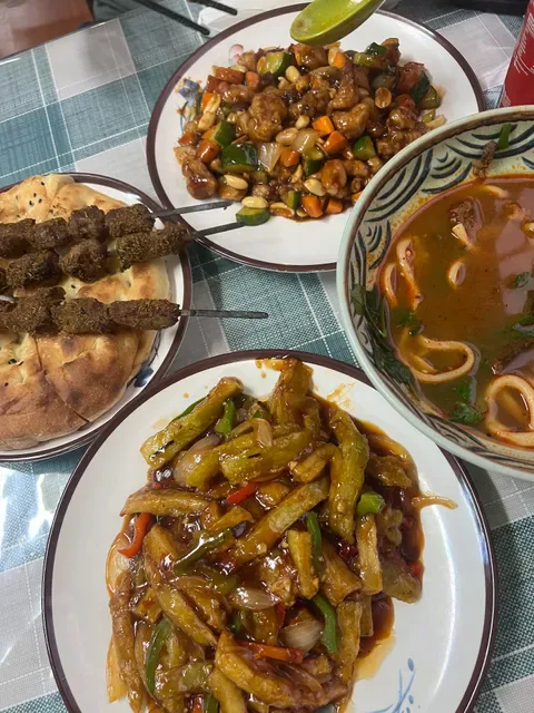 Xin Jiang Hand Made Noodle 新疆拉麵館