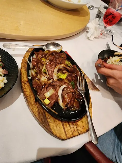 Yee's Palace Chinese Restaurant