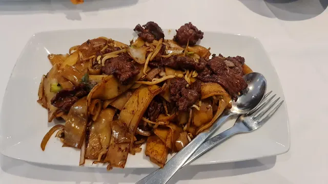 Yee's Palace Chinese Restaurant