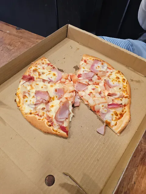 Yumm!!! Gourmet Pizza Kitchen