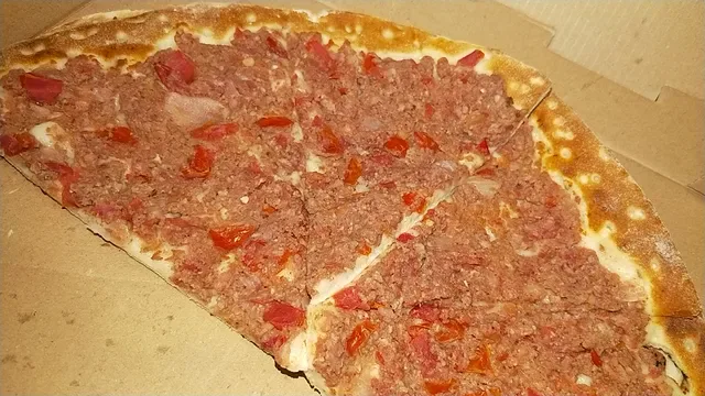 Zahra's Pizza and Munoosh