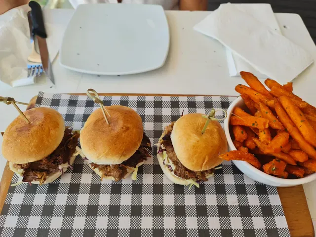 Zinc Bar
