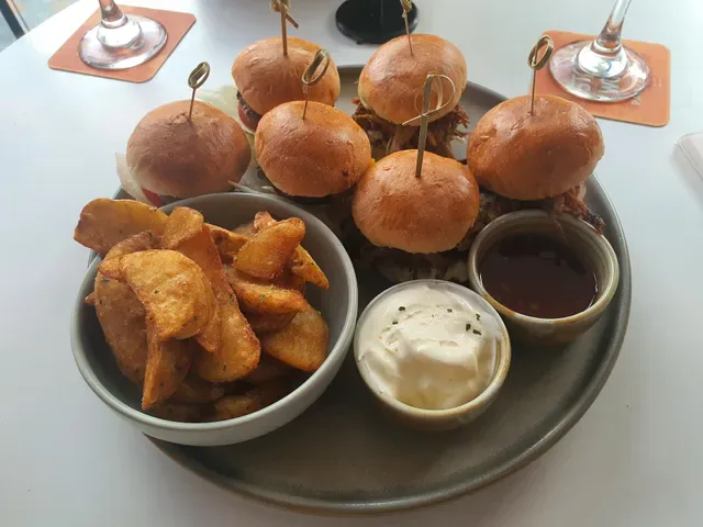 Zinc Bar