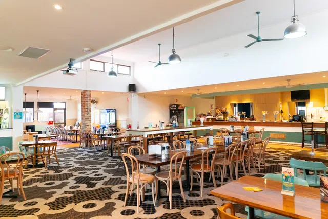 The Oaks Hotel