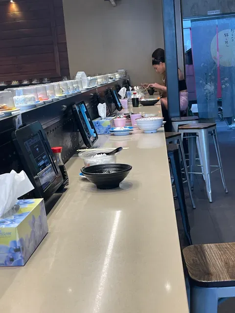 Eat Sushi