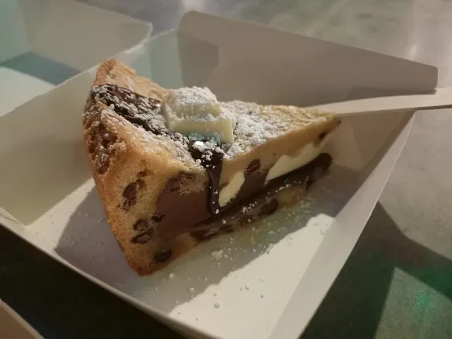 13 Bees Bakery