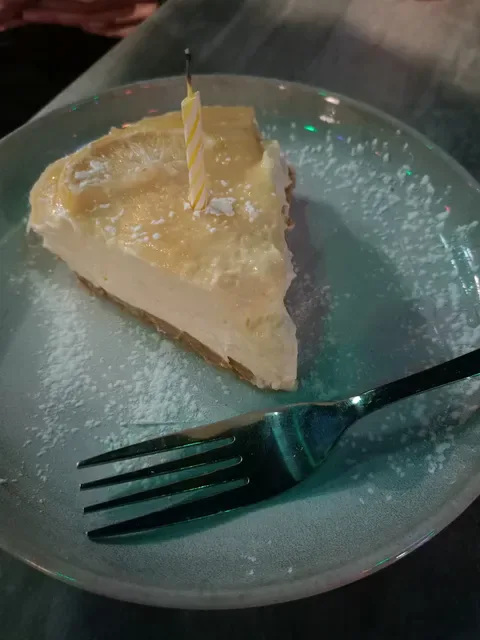 13 Bees Bakery
