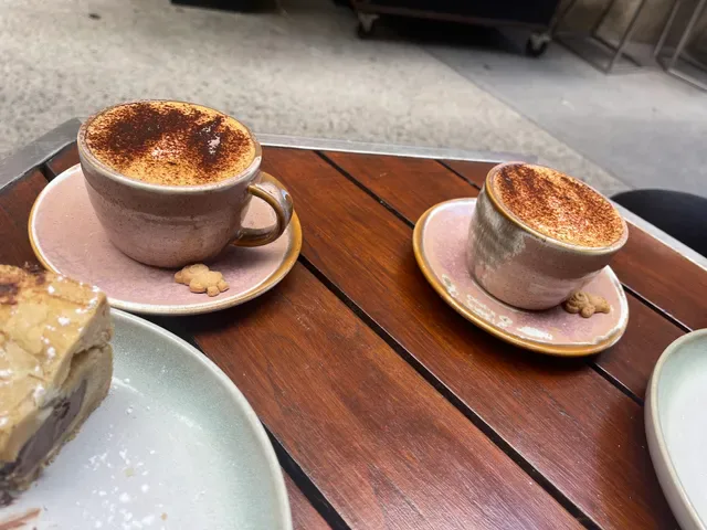 13 Bees Bakery