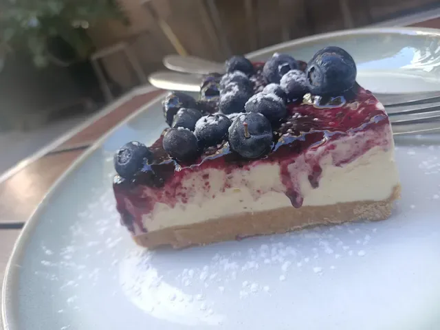 13 Bees Bakery