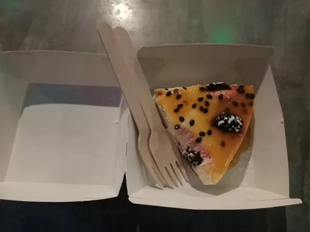 13 Bees Bakery