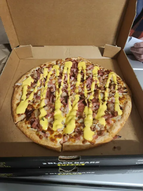 3 Black Bears Pizza Tingalpa