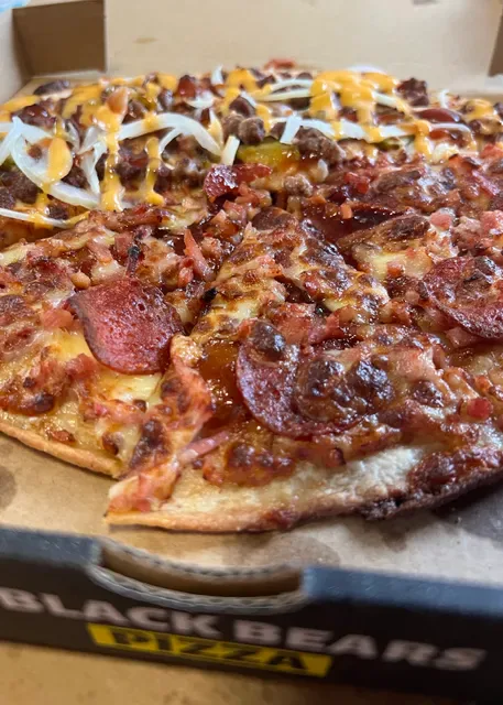 3 Black Bears Pizza Tingalpa