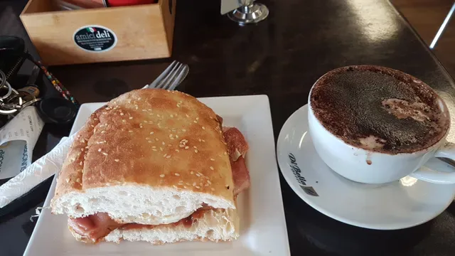 Amici Deli