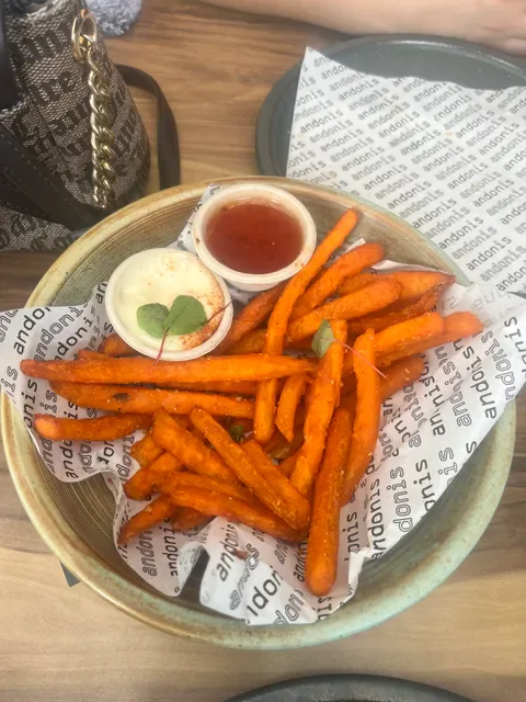 Andonis Cafe & Bar, Yeerongpilly