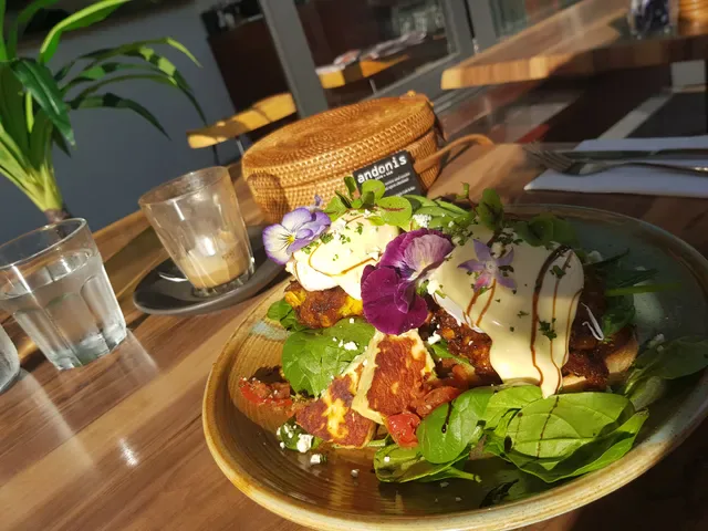 Andonis Cafe & Bar, Yeerongpilly