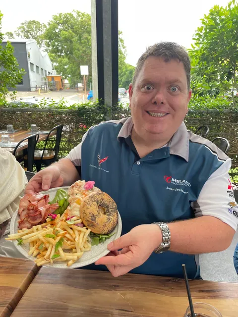 Andonis Cafe & Bar, Yeerongpilly